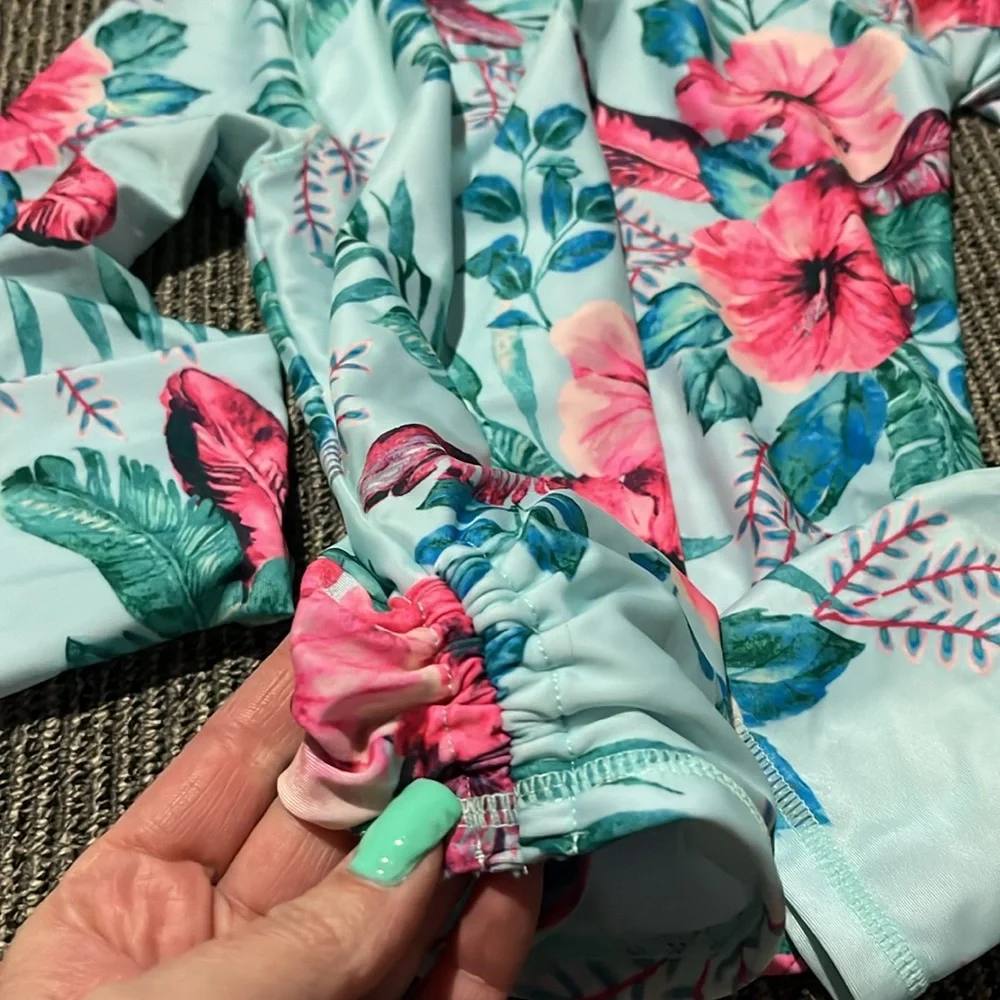 Rashguard - Picture 2 of 4